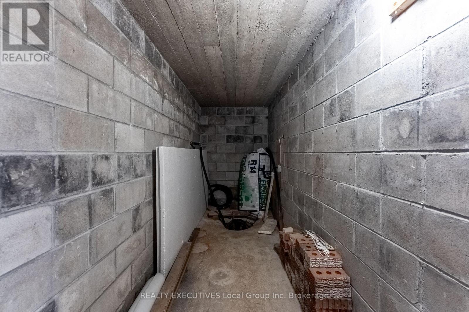 129 CAMPBELL AVENUE - Image 45