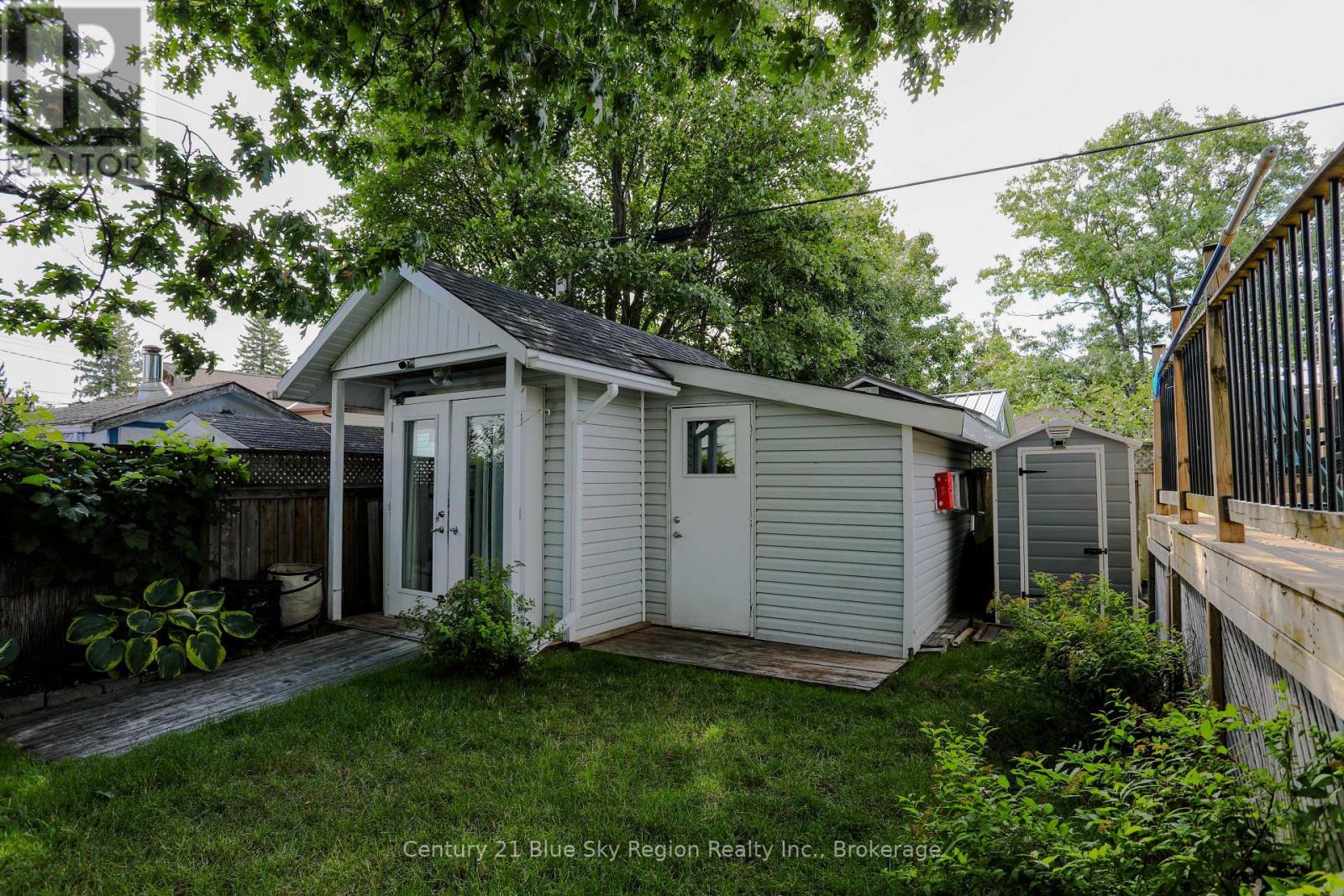 497 MONTROSE AVENUE - Image 7