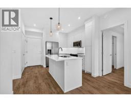 4pc Bathroom - 2412, 265 Wolf Willow Boulevard Se, Calgary, AB T2X6R1 Photo 9