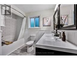 4 Peacher Street, Springwater, ON L9X0W6 Photo 25