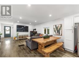 5691 Penetanguishene Road, Springwater, ON L0L1P0 Photo 14