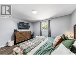 5691 Penetanguishene Road, Springwater, ON L0L1P0 Photo 20