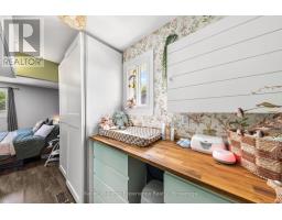 5691 Penetanguishene Road, Springwater, ON L0L1P0 Photo 21