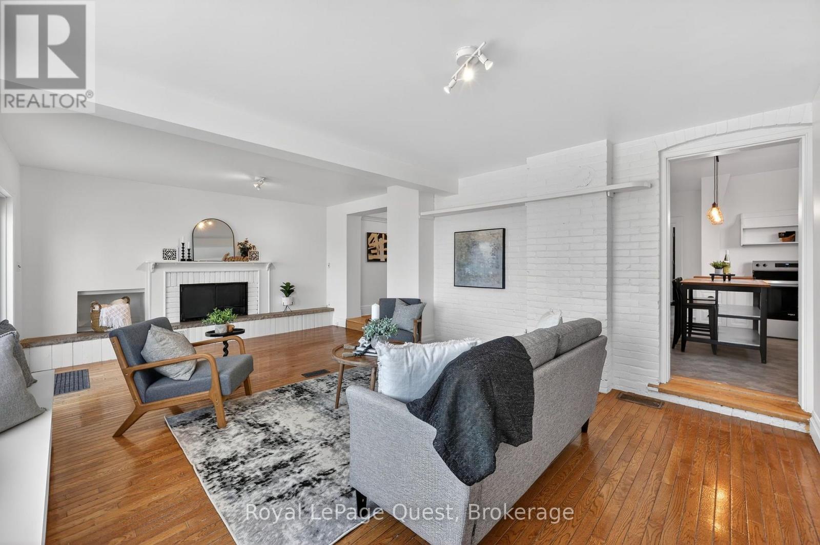 109 BRANT STREET E - Image 16