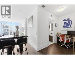 10 York Street Unit# 3807, Toronto, ON M5J0E1 Photo 8