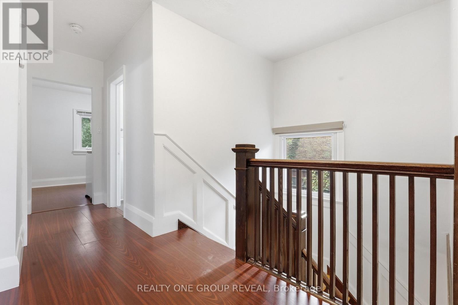 83 LAWRENCE AVENUE E - 14