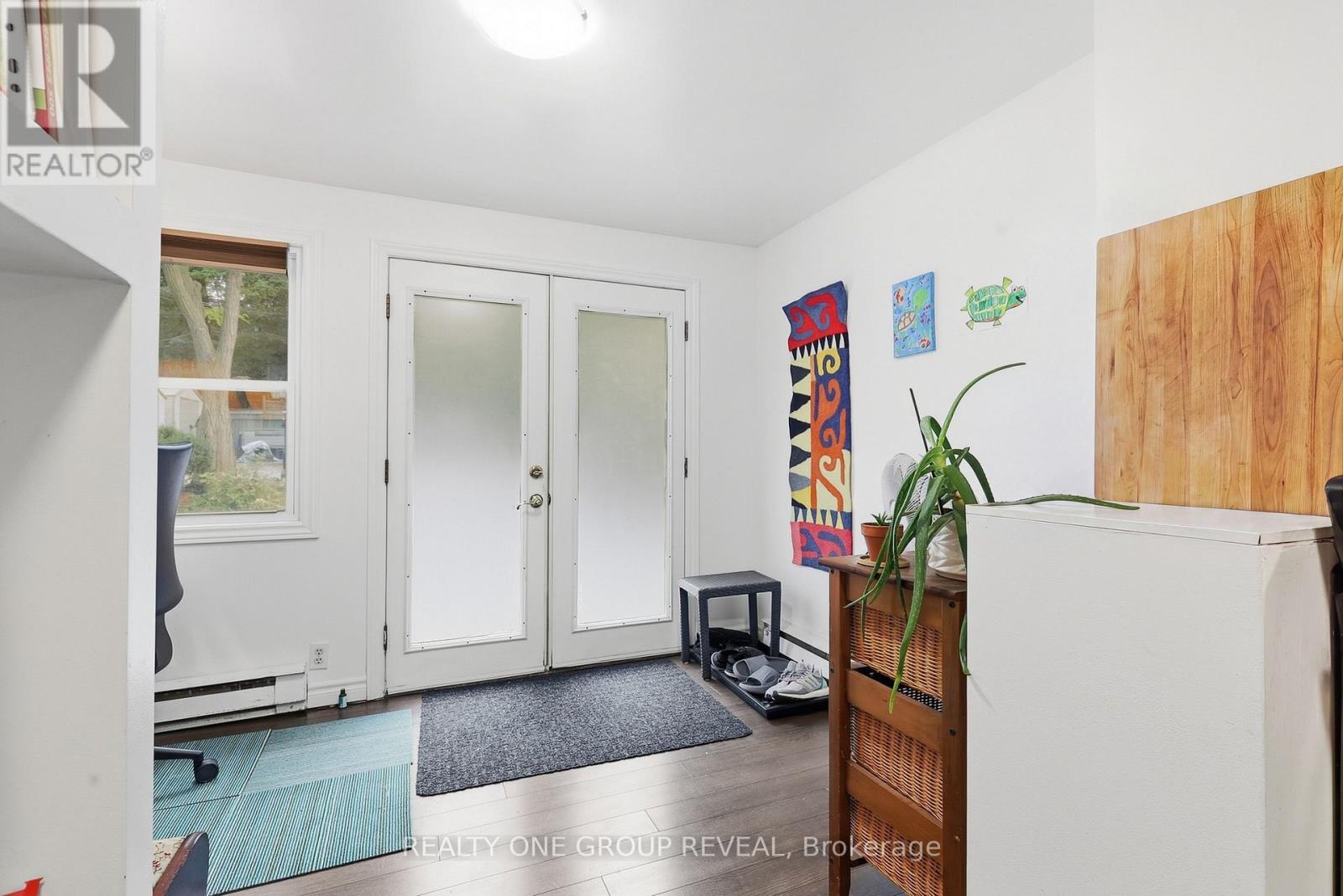 83 LAWRENCE AVENUE E - 25