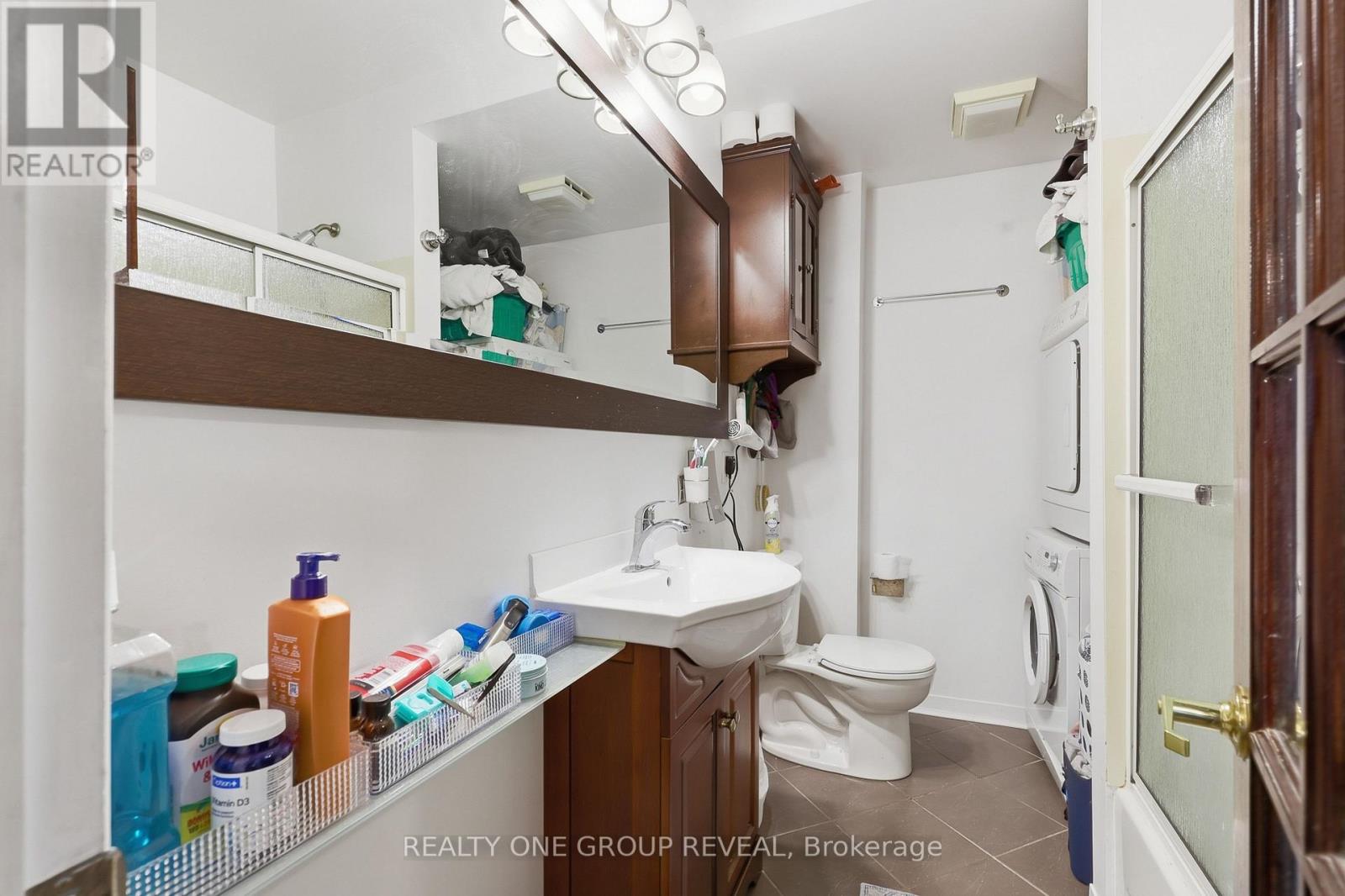 83 LAWRENCE AVENUE E - 28