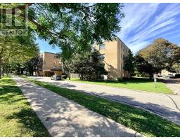 305 - 28 Upper Canada Drive, Toronto, ON M2P1R9 Photo 15