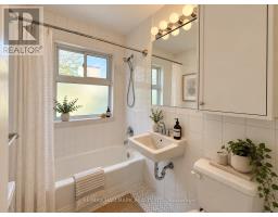 305 - 28 Upper Canada Drive, Toronto, ON M2P1R9 Photo 7