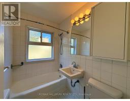 305 - 28 Upper Canada Drive, Toronto, ON M2P1R9 Photo 8