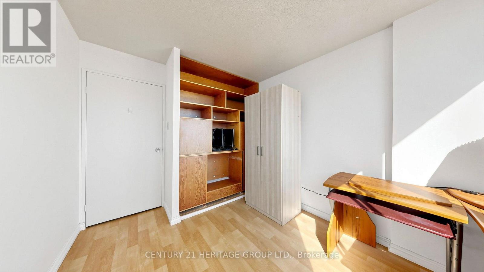 #1503 80 ANTIBES DRIVE - 24
