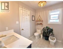 13 Mulberry Crescent, Toronto, ON M6C1N4 Photo 18