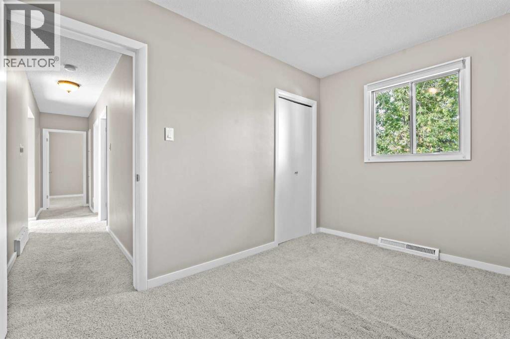 8320 Bowness Road NW - 22