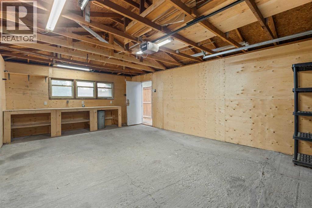 8320 Bowness Road NW - Image 37