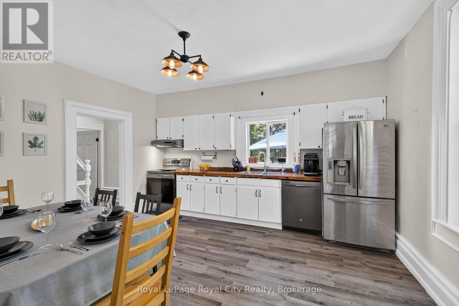 393 MAIN STREET S - 10