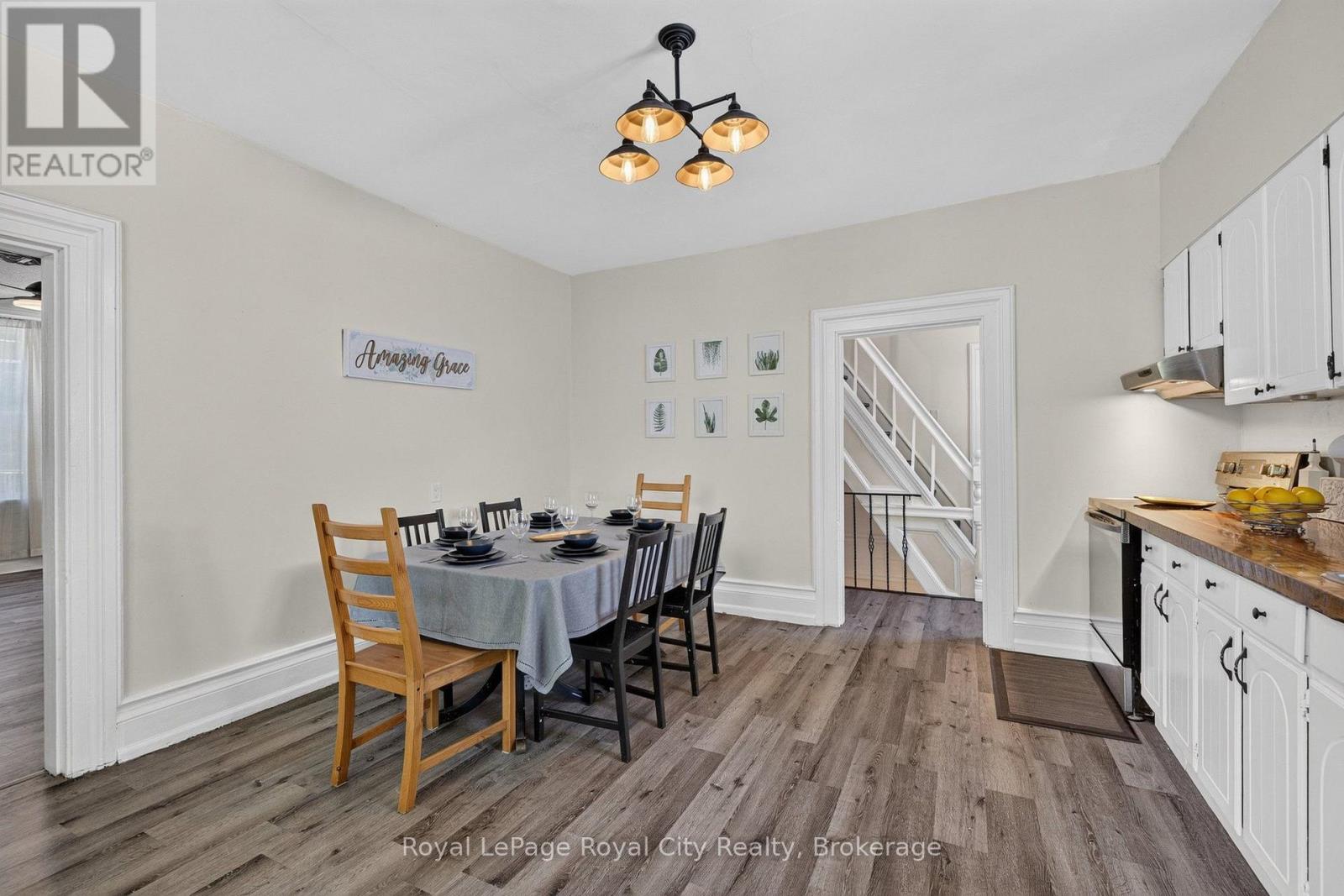 393 MAIN STREET S - 11
