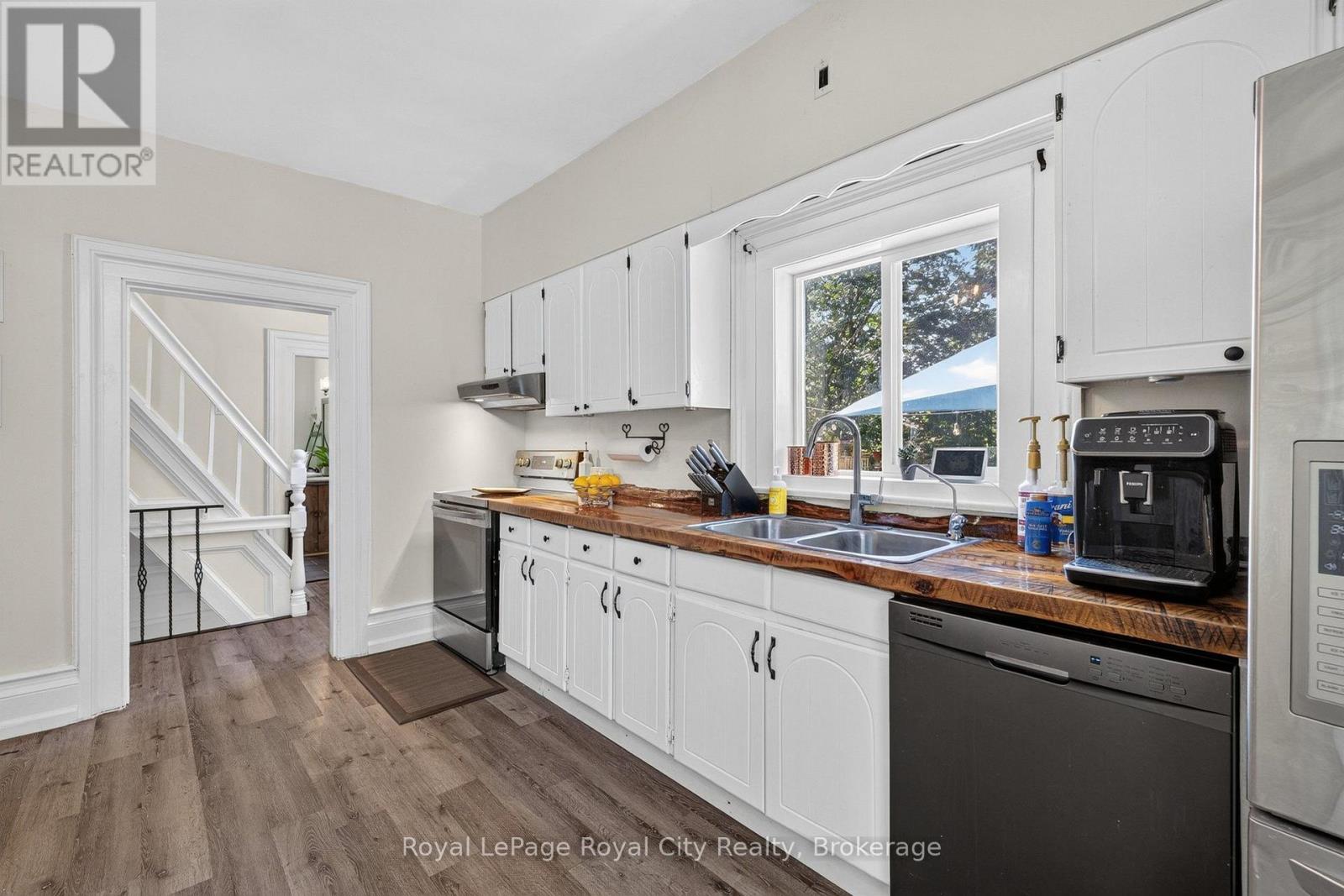 393 MAIN STREET S - 12