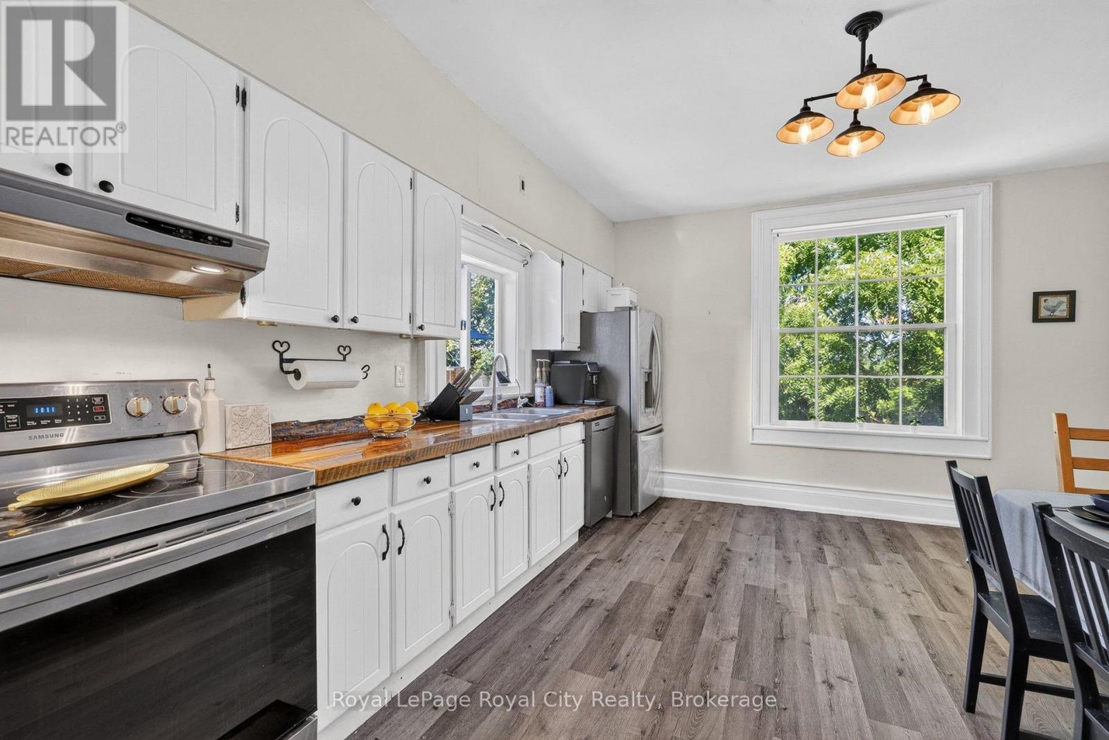 393 MAIN STREET S - 13