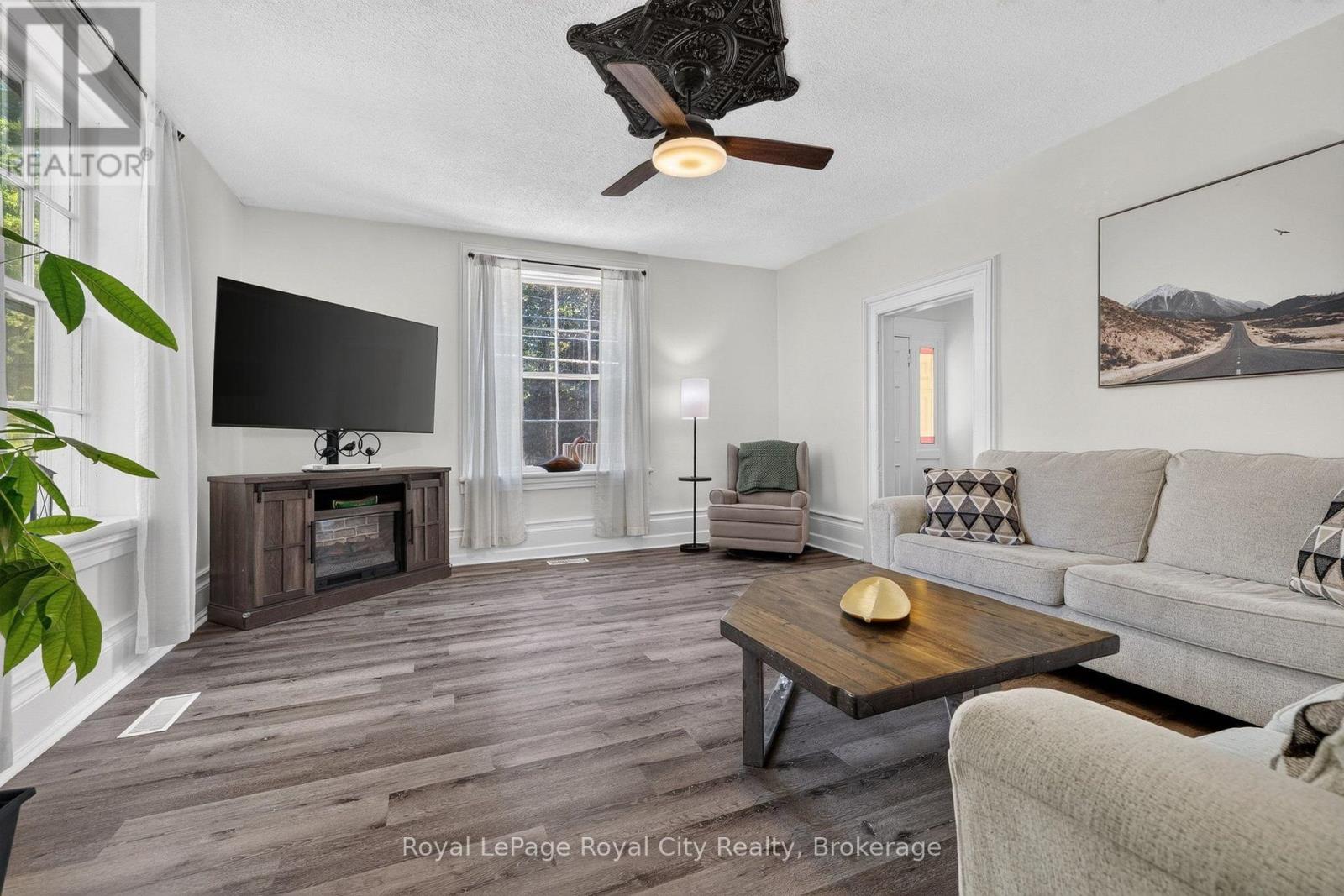 393 MAIN STREET S - 6