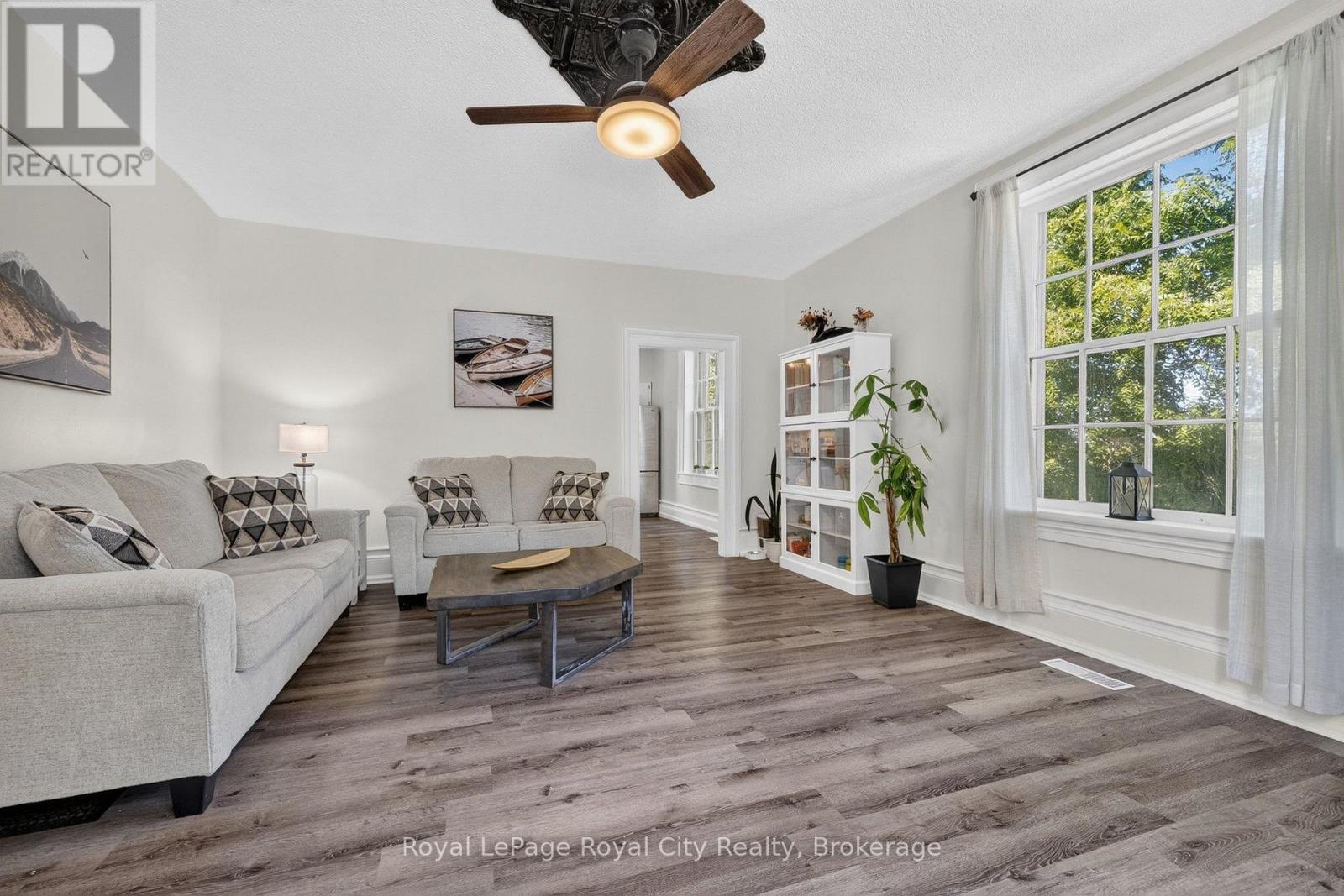 393 MAIN STREET S - 7