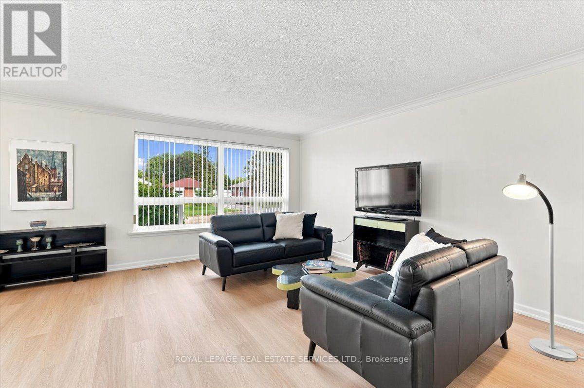 Photo of 6 CLIFFORD COURT