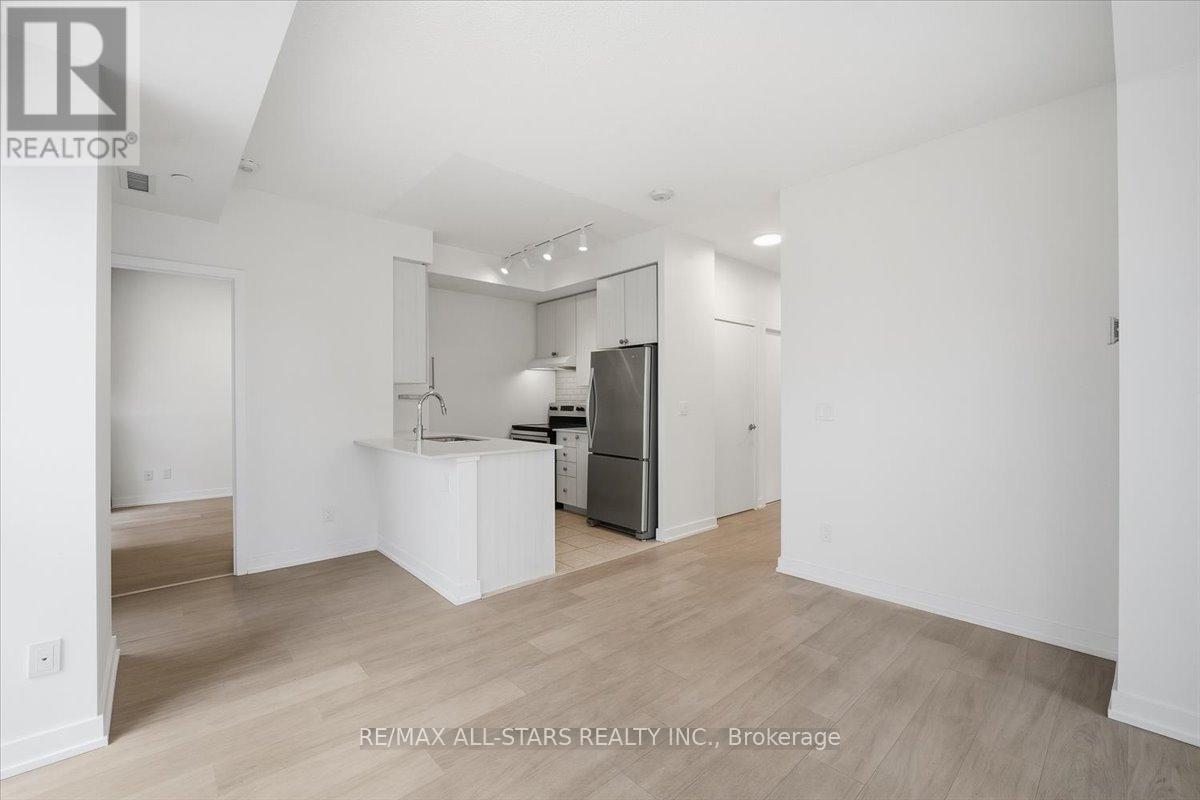 #824 8 TRENT AVENUE - 10