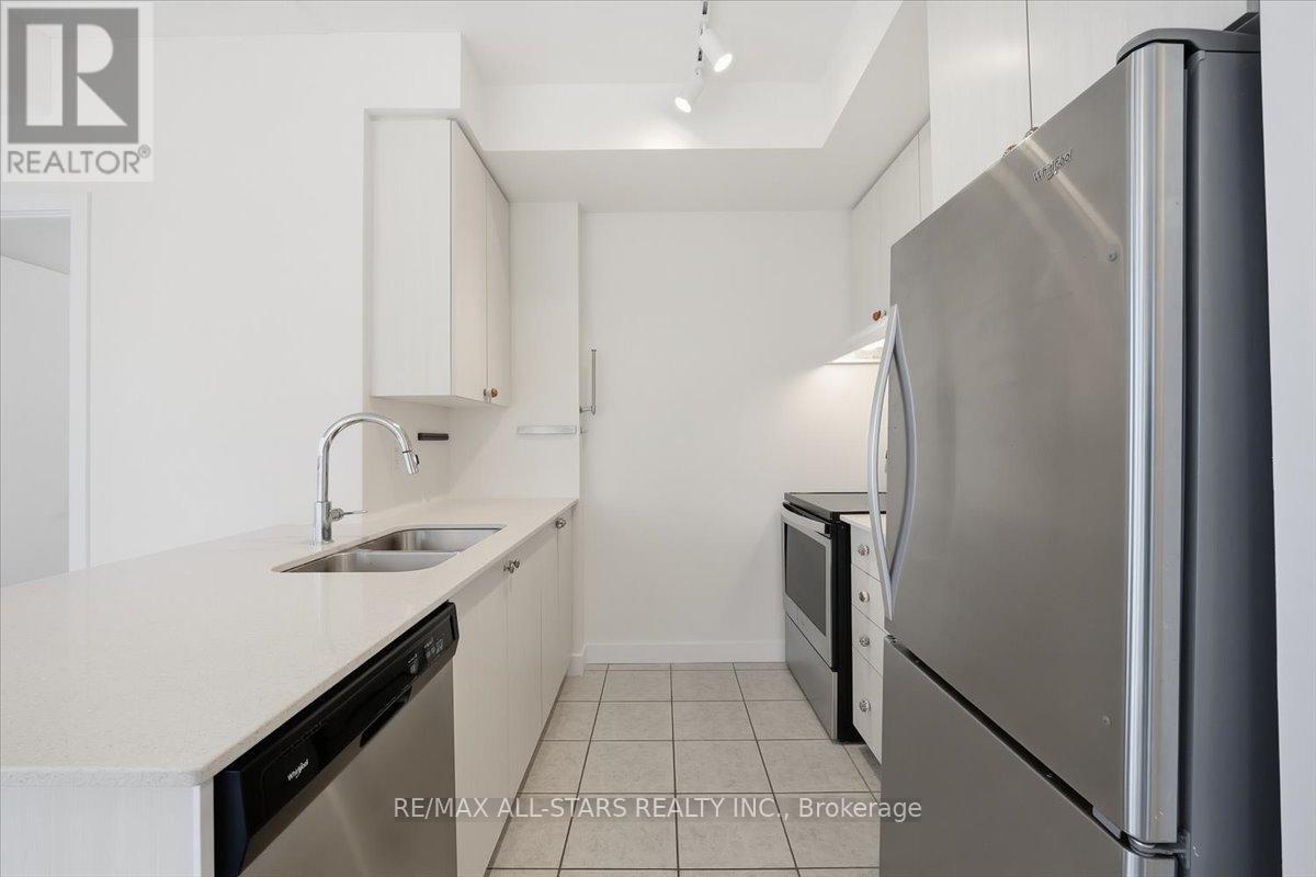 #824 8 TRENT AVENUE - 12