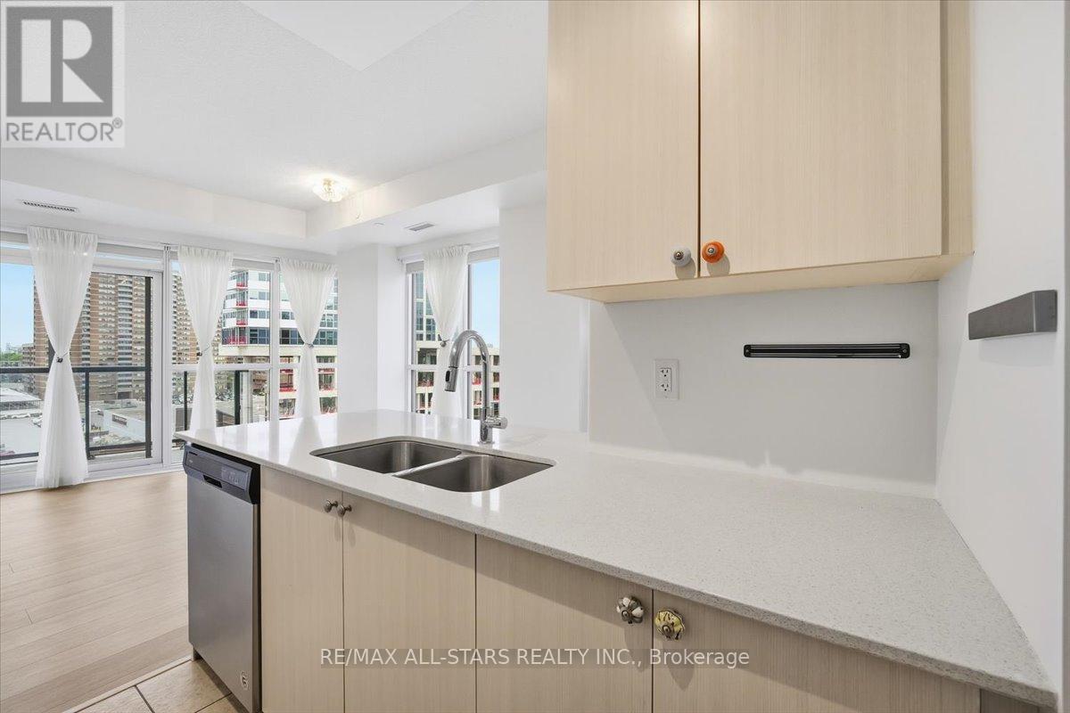 #824 8 TRENT AVENUE - 14