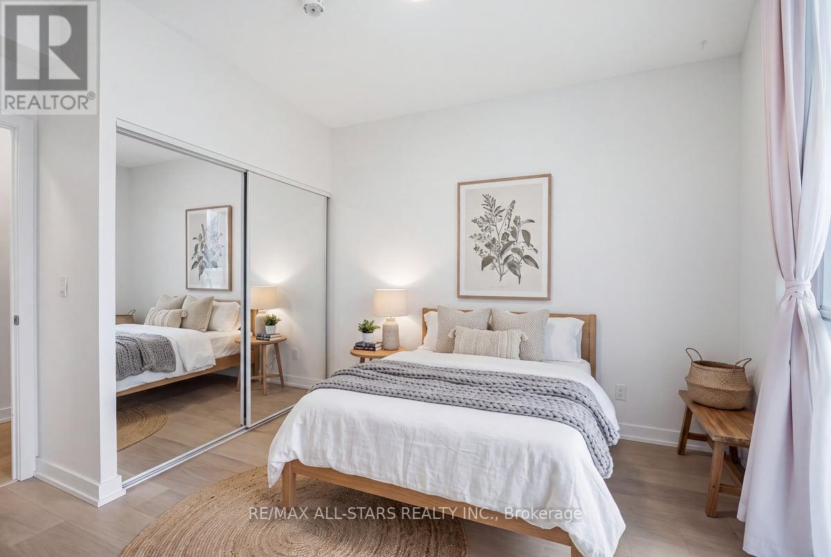 #824 8 TRENT AVENUE - 18