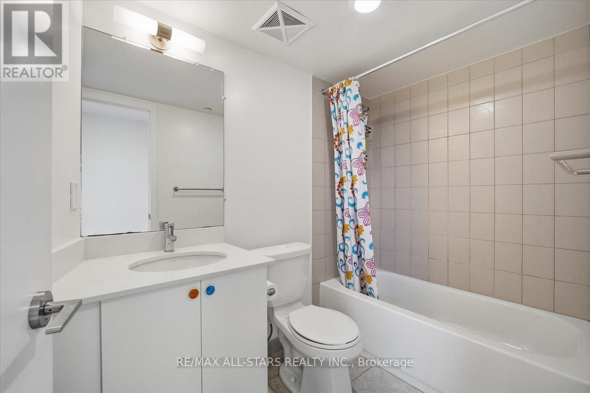 #824 8 TRENT AVENUE - 19