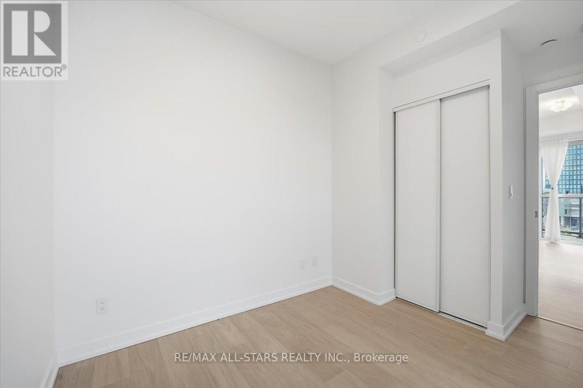 #824 8 TRENT AVENUE - 21