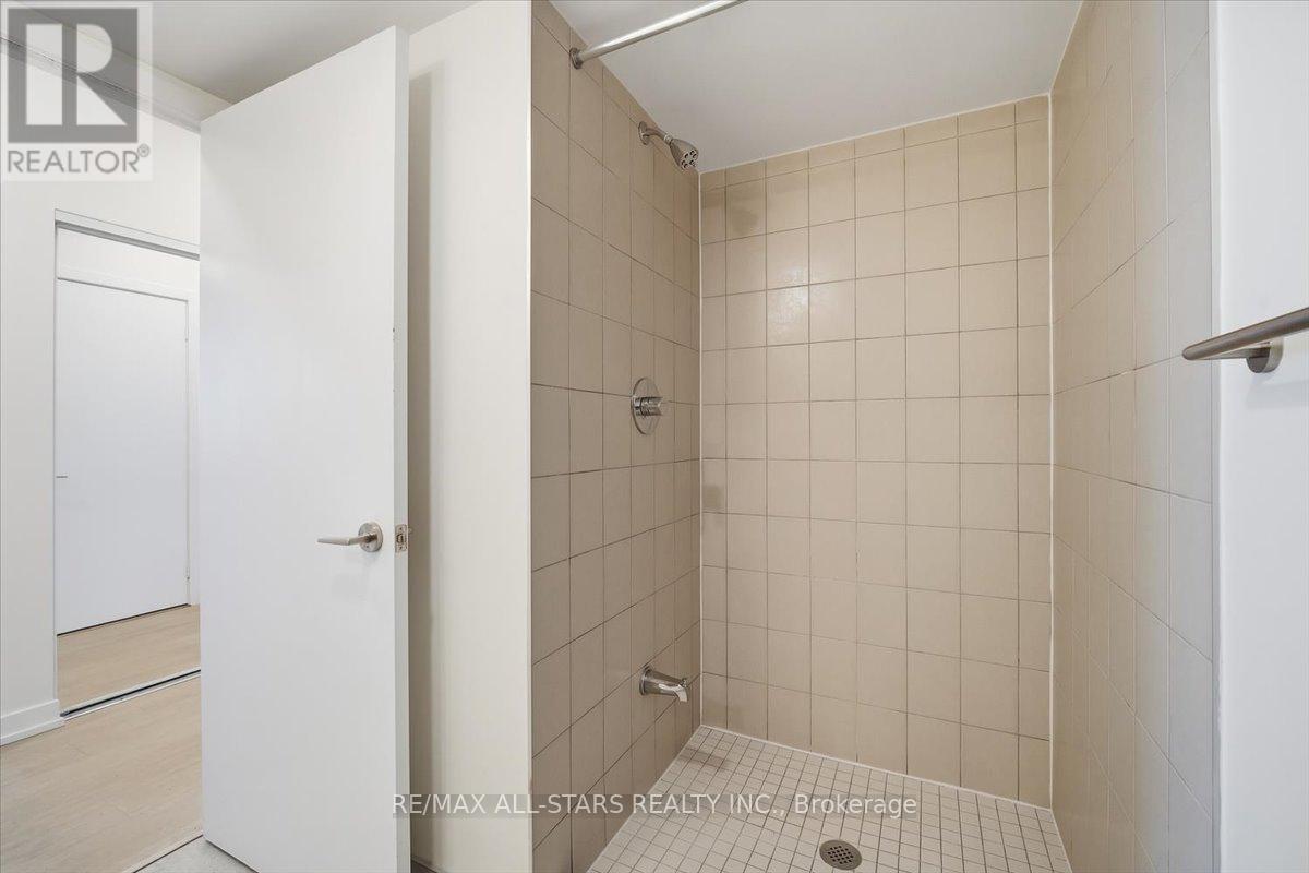 #824 8 TRENT AVENUE - Image 25