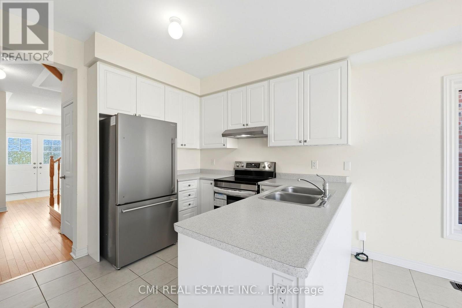 664 Fleetwood Drive, Oshawa, ON photo 13
