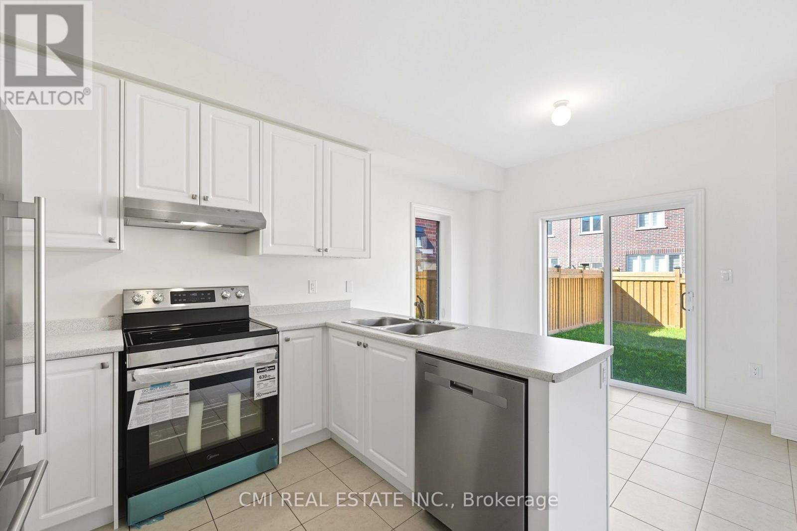 664 Fleetwood Drive, Oshawa, ON photo 14