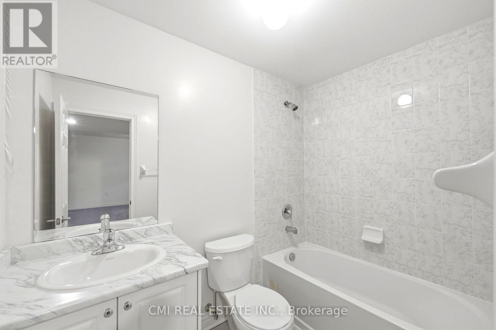 664 Fleetwood Drive, Oshawa, ON photo 35