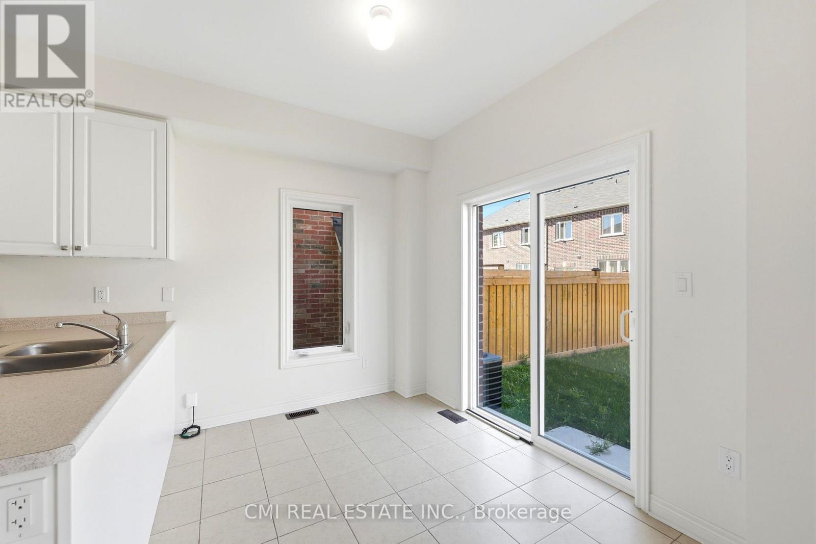 664 Fleetwood Drive, Oshawa, ON photo 36