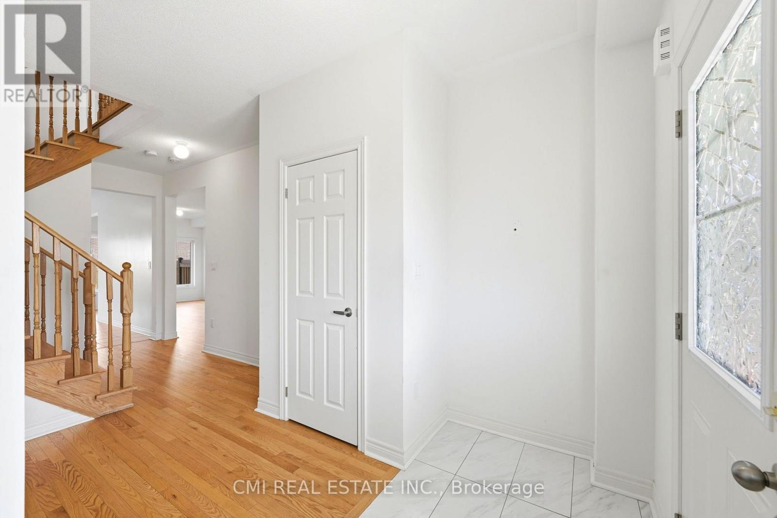 664 Fleetwood Drive, Oshawa, ON photo 7