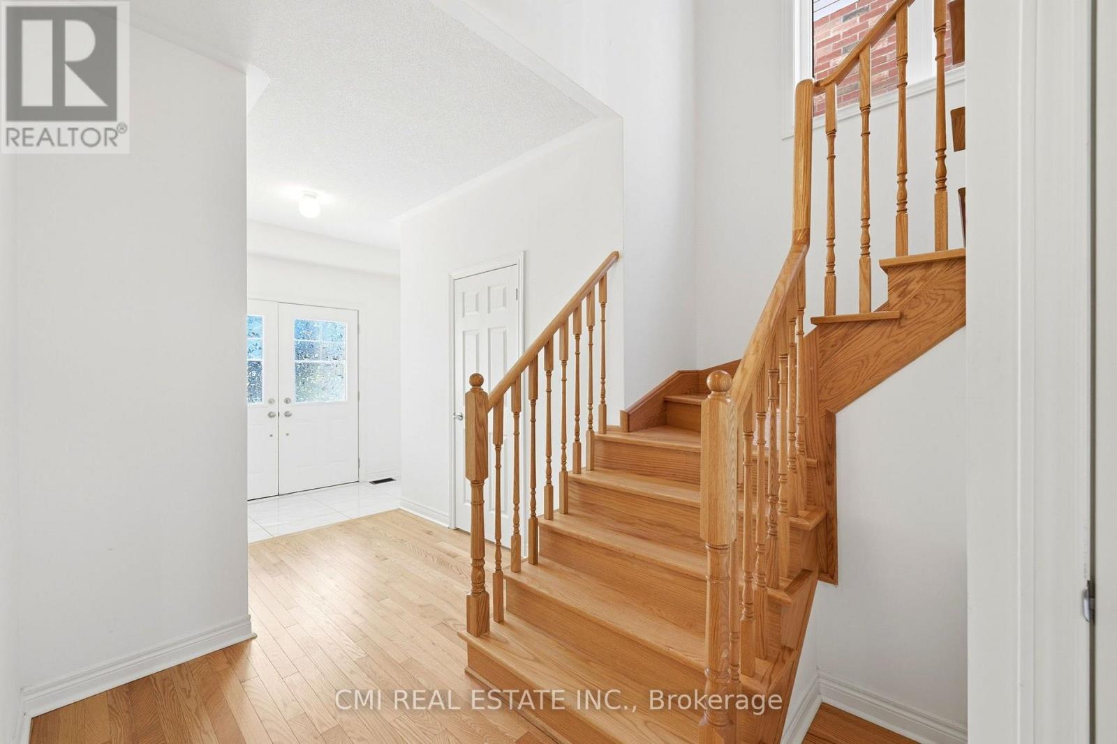 664 Fleetwood Drive, Oshawa, ON photo 8