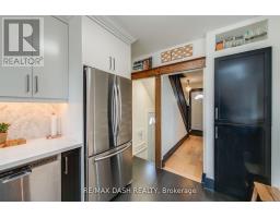 74 Oak Park Avenue, Toronto, ON M4C4M3 Photo 11