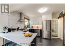 74 Oak Park Avenue, Toronto, ON M4C4M3 Photo 6