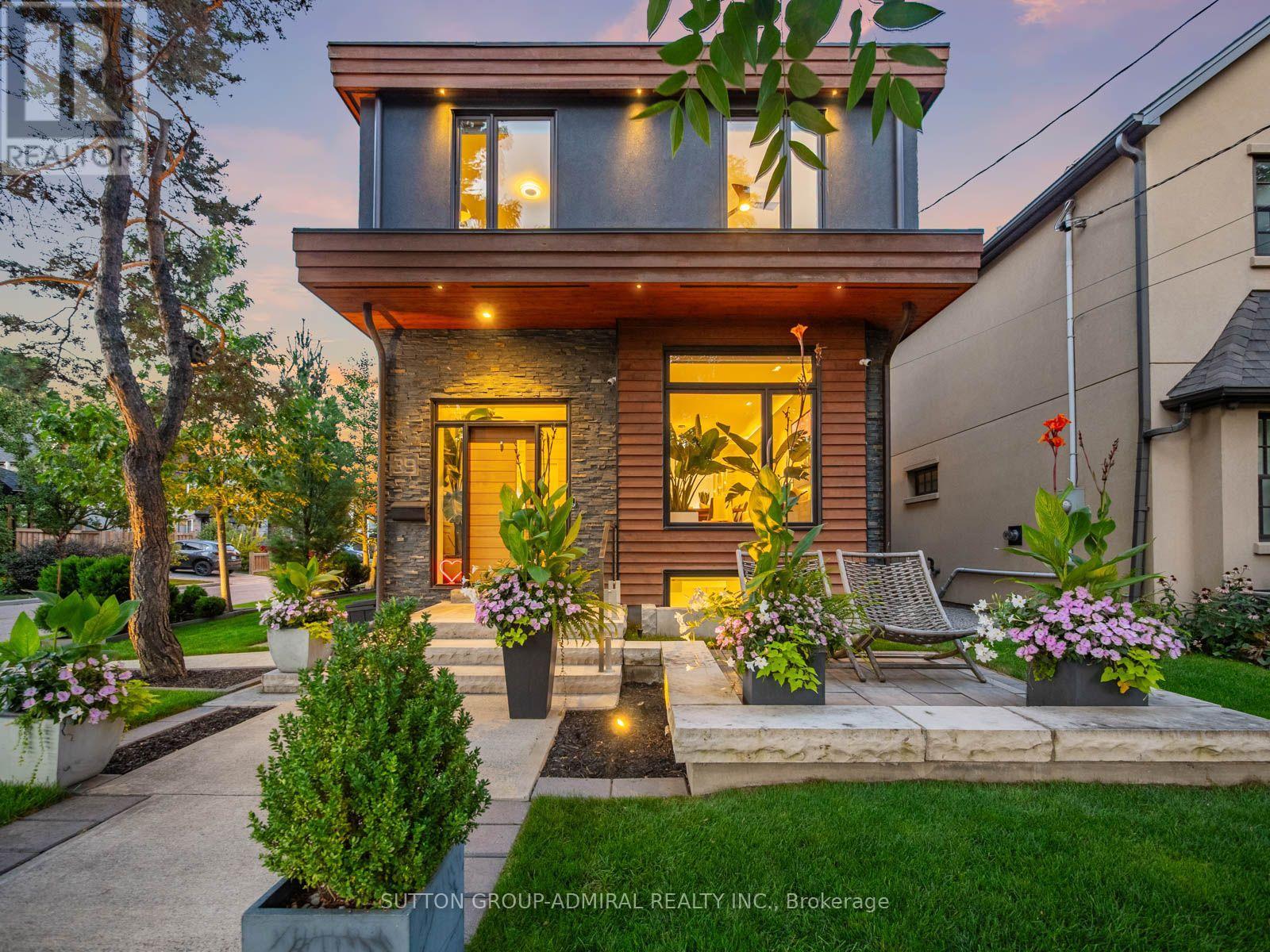 Photo of 39 Red Deer Avenue