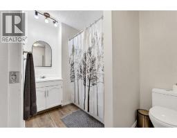 352 Cornell Crescent Sw, Medicine Hat, AB T1A7Z3 Photo 19