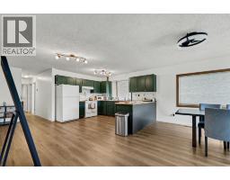 Bedroom - 352 Cornell Crescent Sw, Medicine Hat, AB T1A7Z3 Photo 6