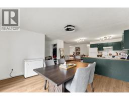 Living room - 352 Cornell Crescent Sw, Medicine Hat, AB T1A7Z3 Photo 8