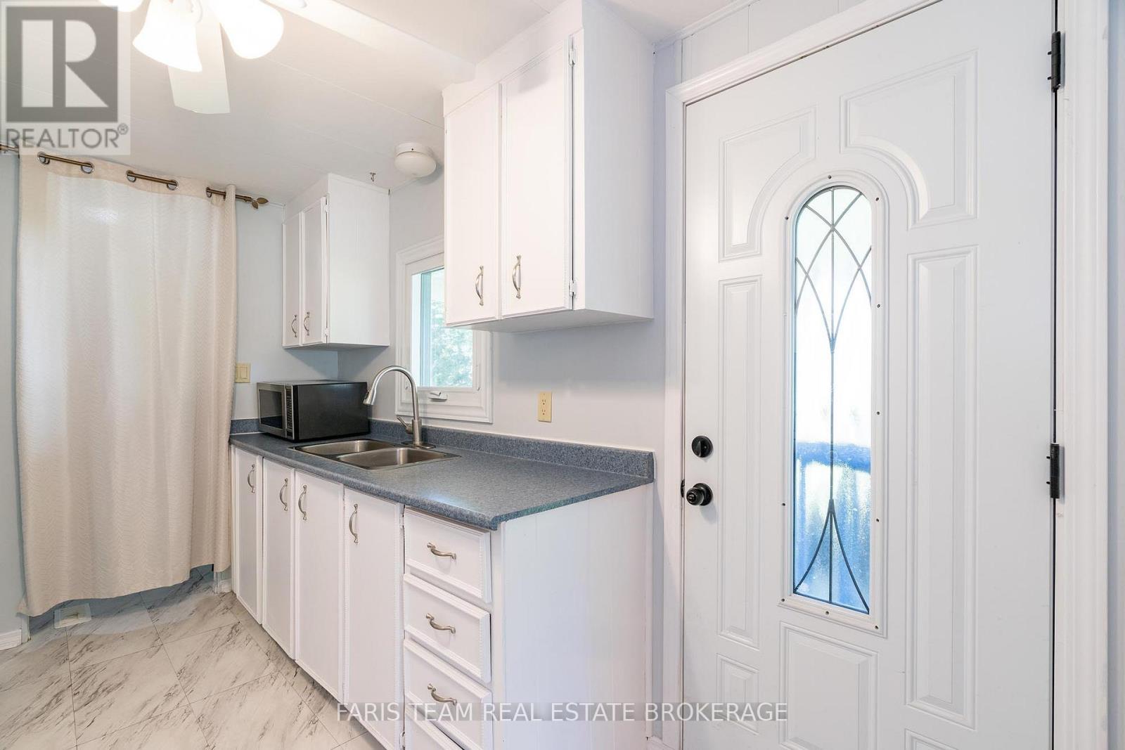 21 HAWTHORNE DRIVE - Image 12