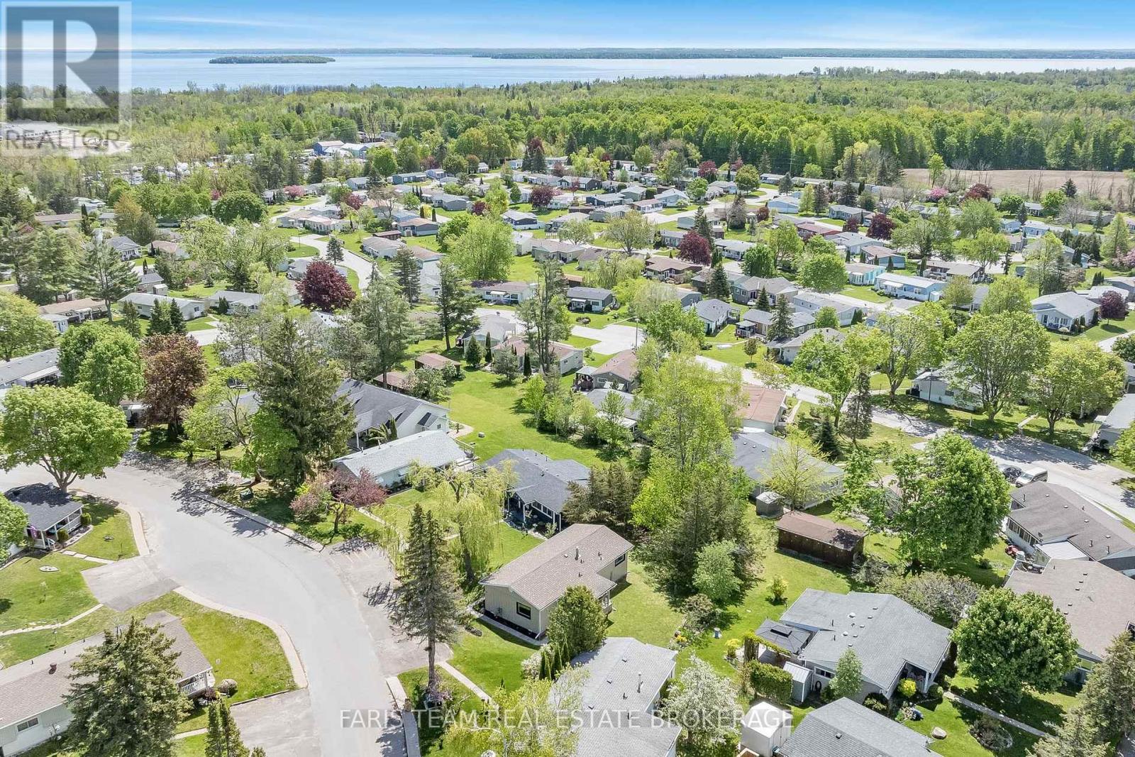 21 HAWTHORNE DRIVE - Image 32