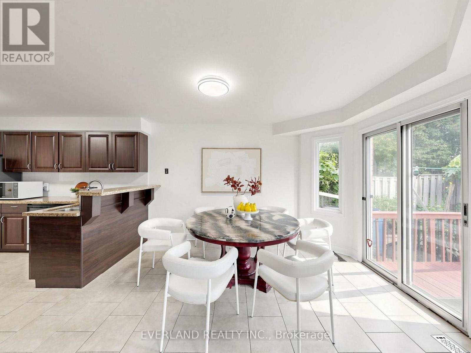 26 ERLA COURT - 14