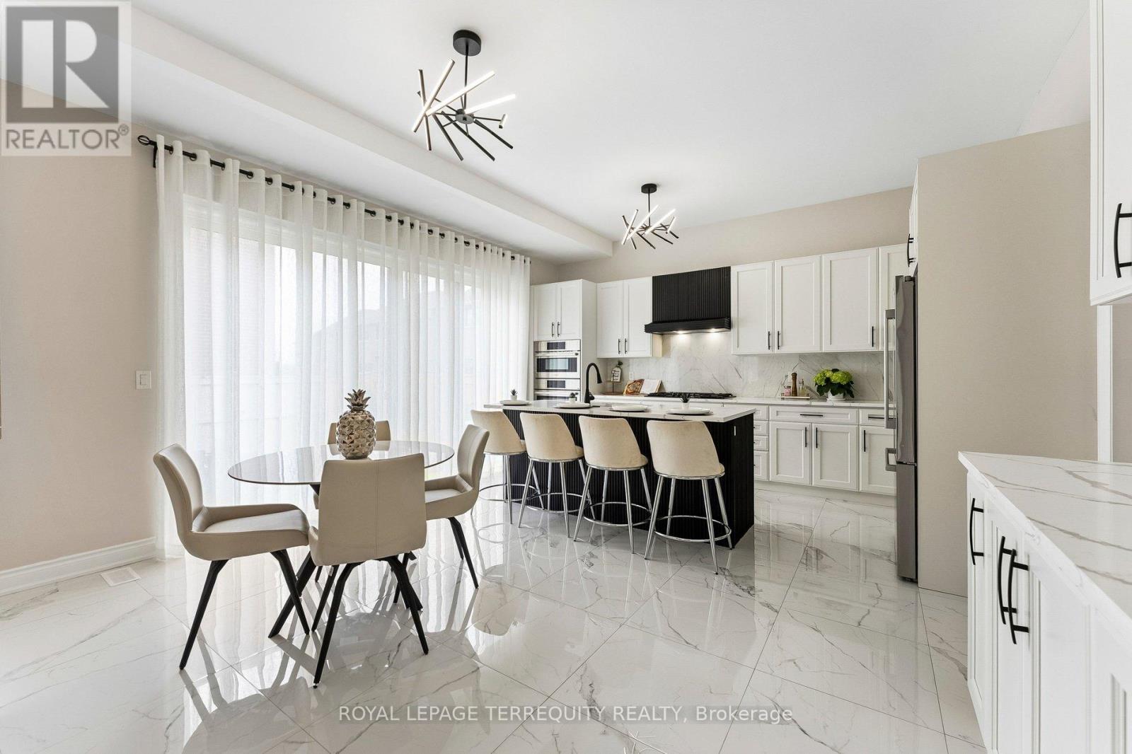 7 BALLANVIEW COURT, Whitchurch-Stouffville (Ballantrae)