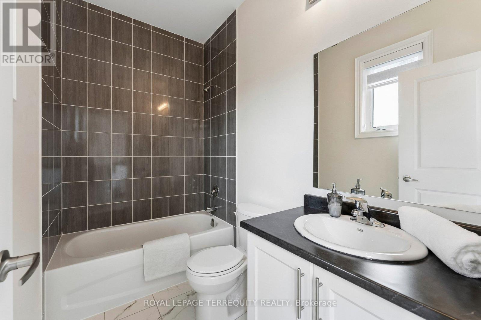 7 BALLANVIEW COURT - Image 31